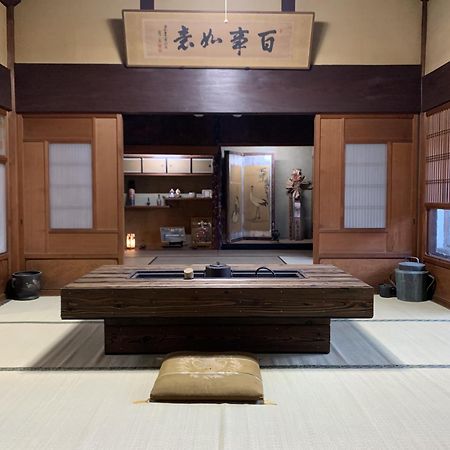 Old Japanese House Hotel Tondabayashi Bagian luar foto