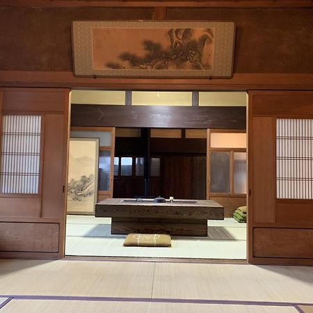 Old Japanese House Hotel Tondabayashi Bagian luar foto