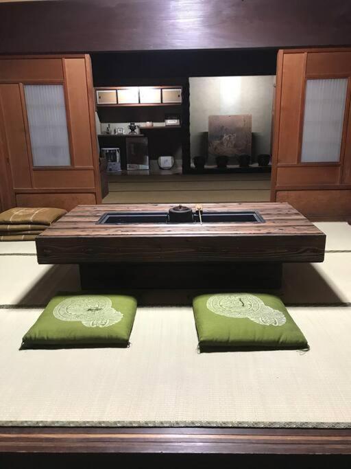 Old Japanese House Hotel Tondabayashi Bagian luar foto