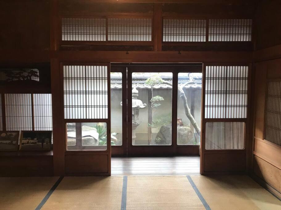 Old Japanese House Hotel Tondabayashi Bagian luar foto