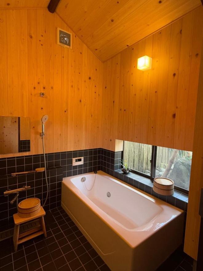 Old Japanese House Hotel Tondabayashi Bagian luar foto